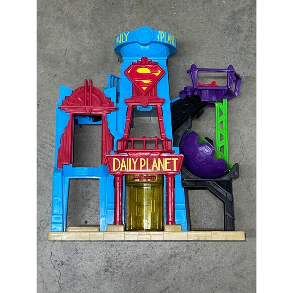 Fisher-Price Imaginext DC Super Friends Superman Daily Planet Playset. - Picture 1 of 5
